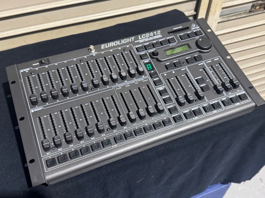 Behringer LC2412 24/12chDMX調光卓(中古)