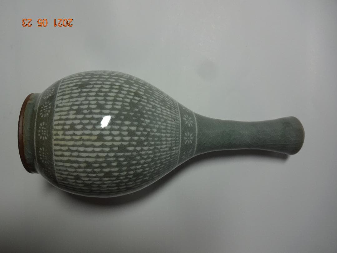 肥後高田焼(こうだやき)　青木修の『三島暦手象嵌入　鶴首花入』