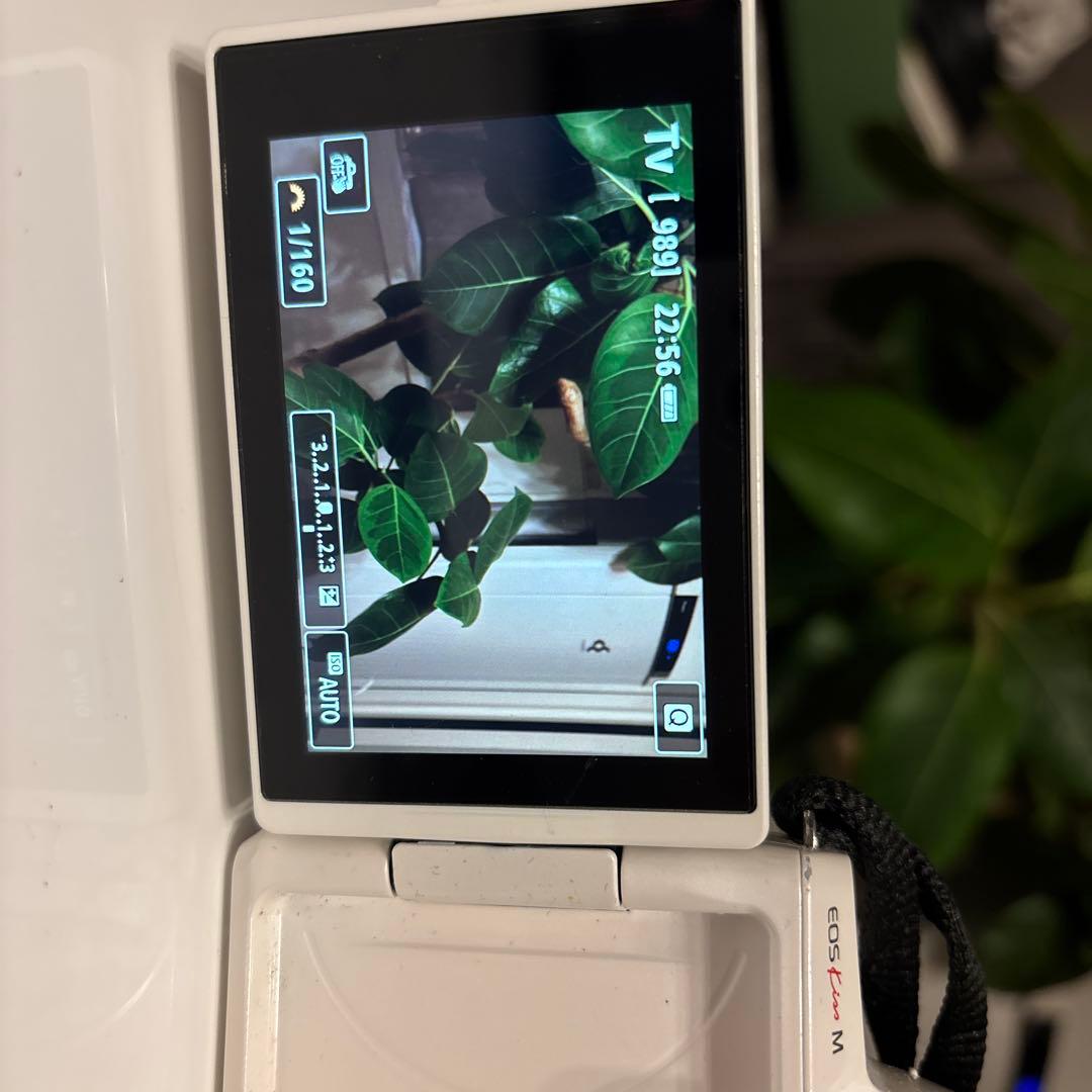 Canon EOS Kiss M ホワイト EF-M 15-45mm