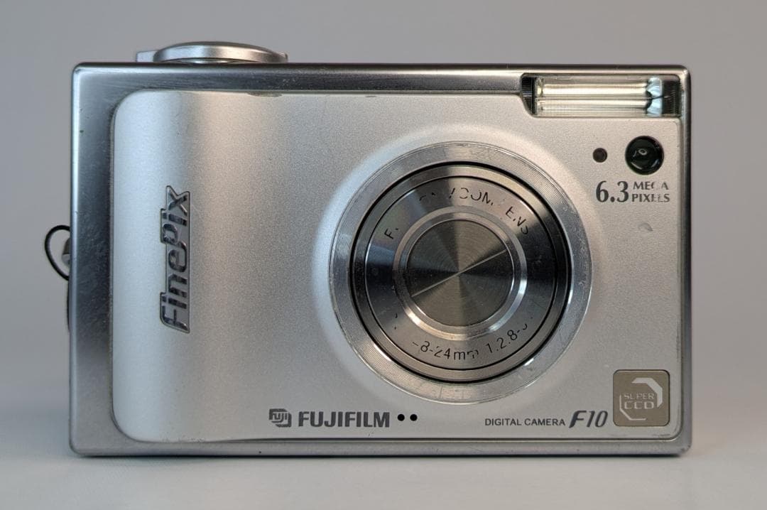 Fujifilm FinePix F10 デジタルカメラ
