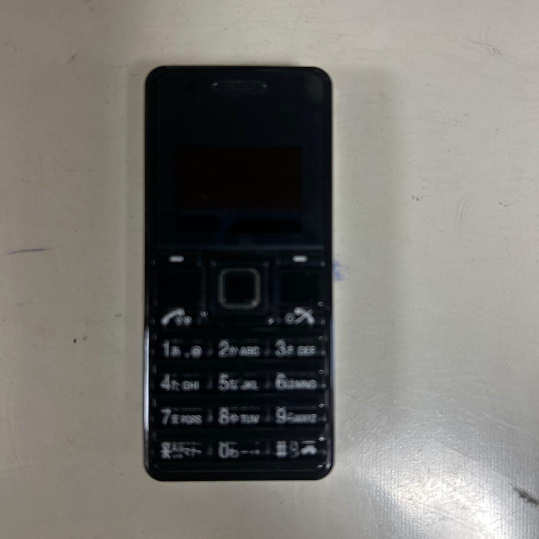 画像はWILLCOM（ウィルコム）の「ストラップフォン WX03A」ブラック