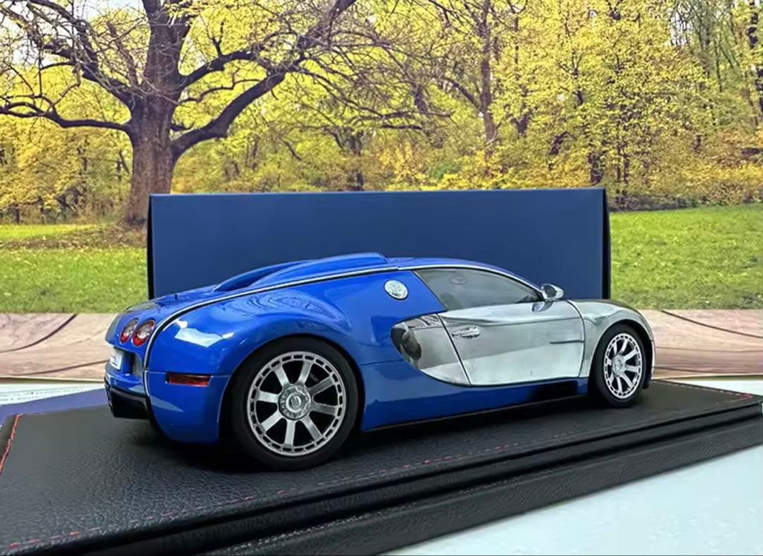 Bugatti Veyron 1/18スケルモデルミニカー