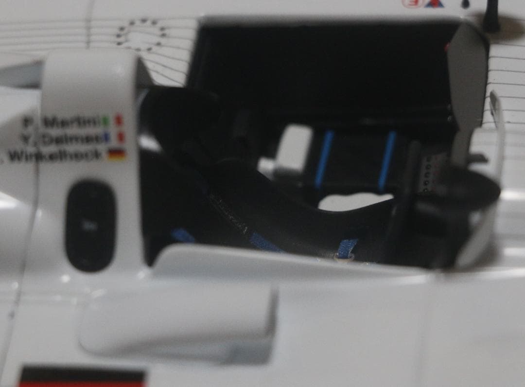 貴重 京商製BMW　Ｖ１２ＬＭＲ　1／１８　１９９９ル・マン２４Ｈ優勝車　中古品