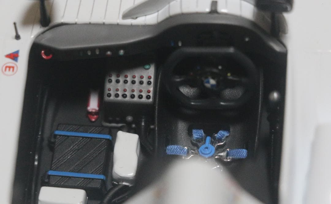 貴重 京商製BMW　Ｖ１２ＬＭＲ　1／１８　１９９９ル・マン２４Ｈ優勝車　中古品