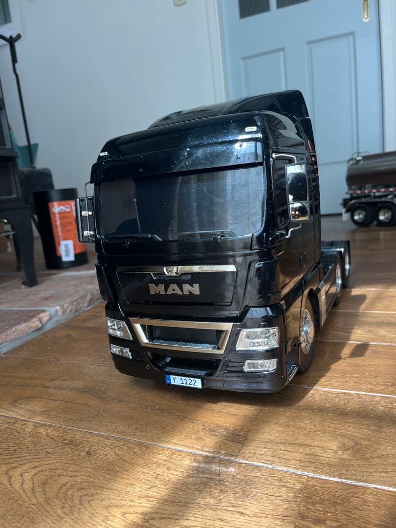 タミヤ1/14トレーラーヘッドMAN 6×4(フルオペレーション)