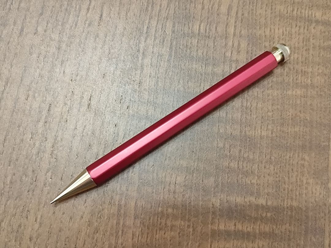 カヴェコスペシャルレッド 0.7㎜　　検索　野原工芸　工房楔　s20