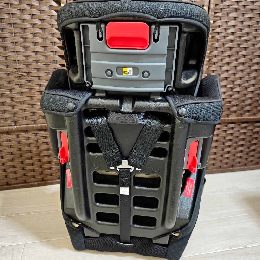 【美品】 アップリカ エアグルーブプラス ストリングブラック ジュニアシート