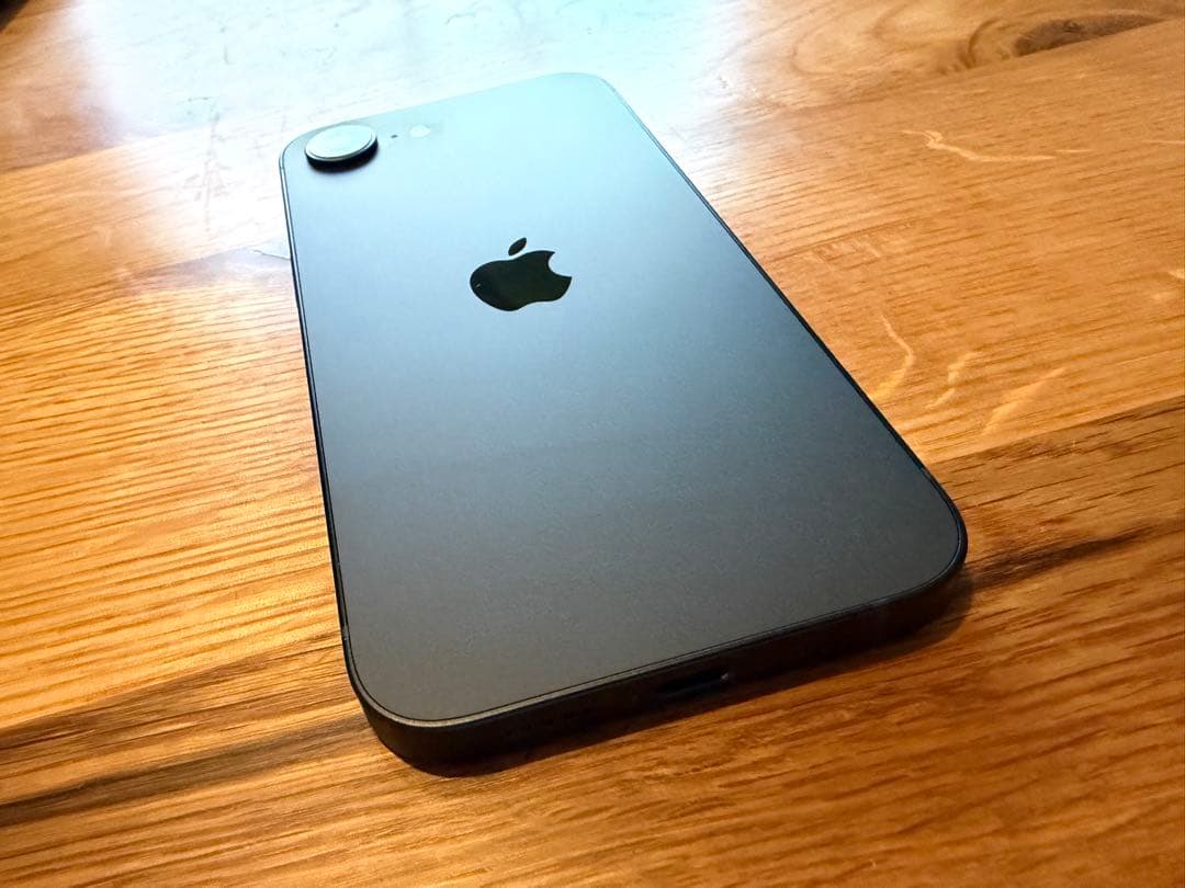 （超美品）iPhone 16e 128GBブラック　箱付　バッテリー100%