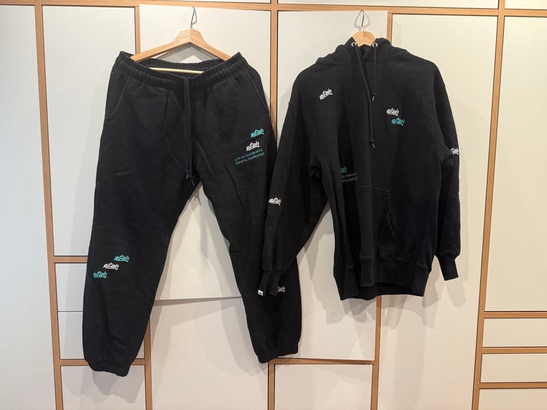 ヤンガオ　スウェットパーカー・パンツセット