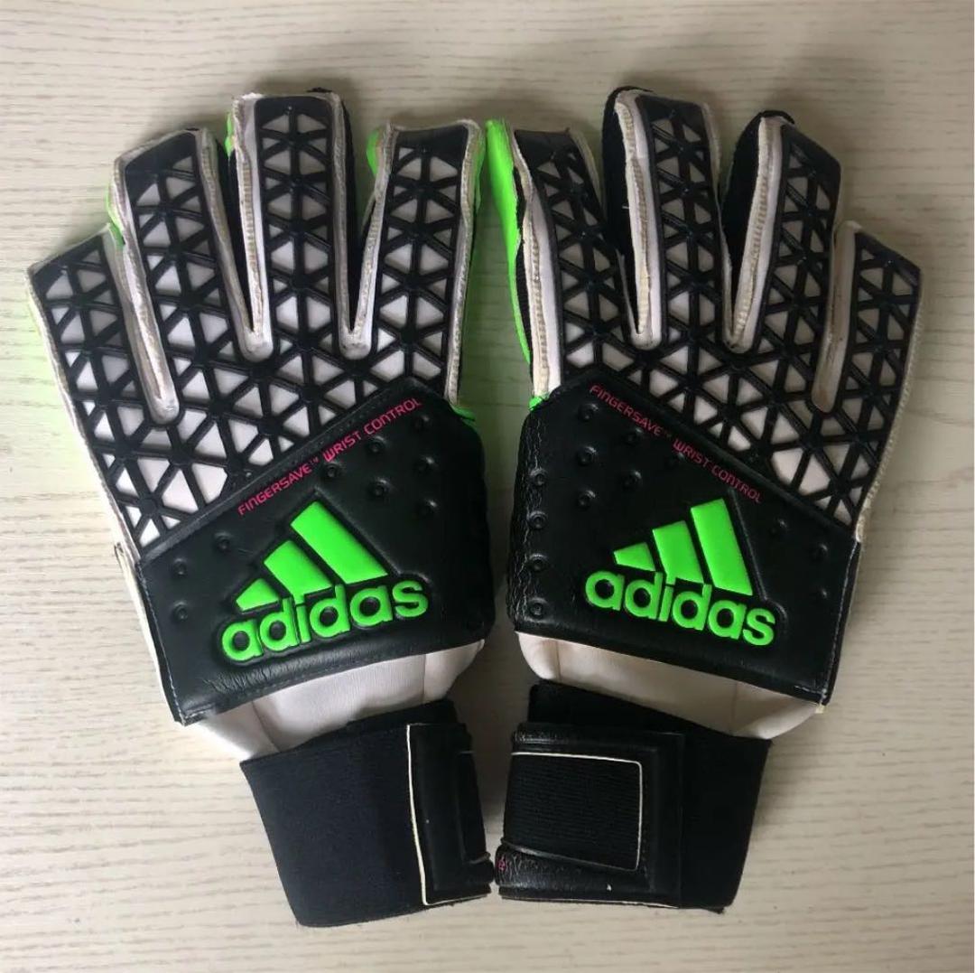 adidasキーパーグローブ