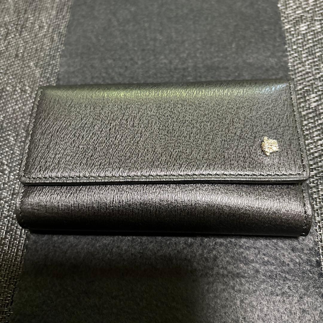 ジャンニヴェルサーチェ6連キーケース