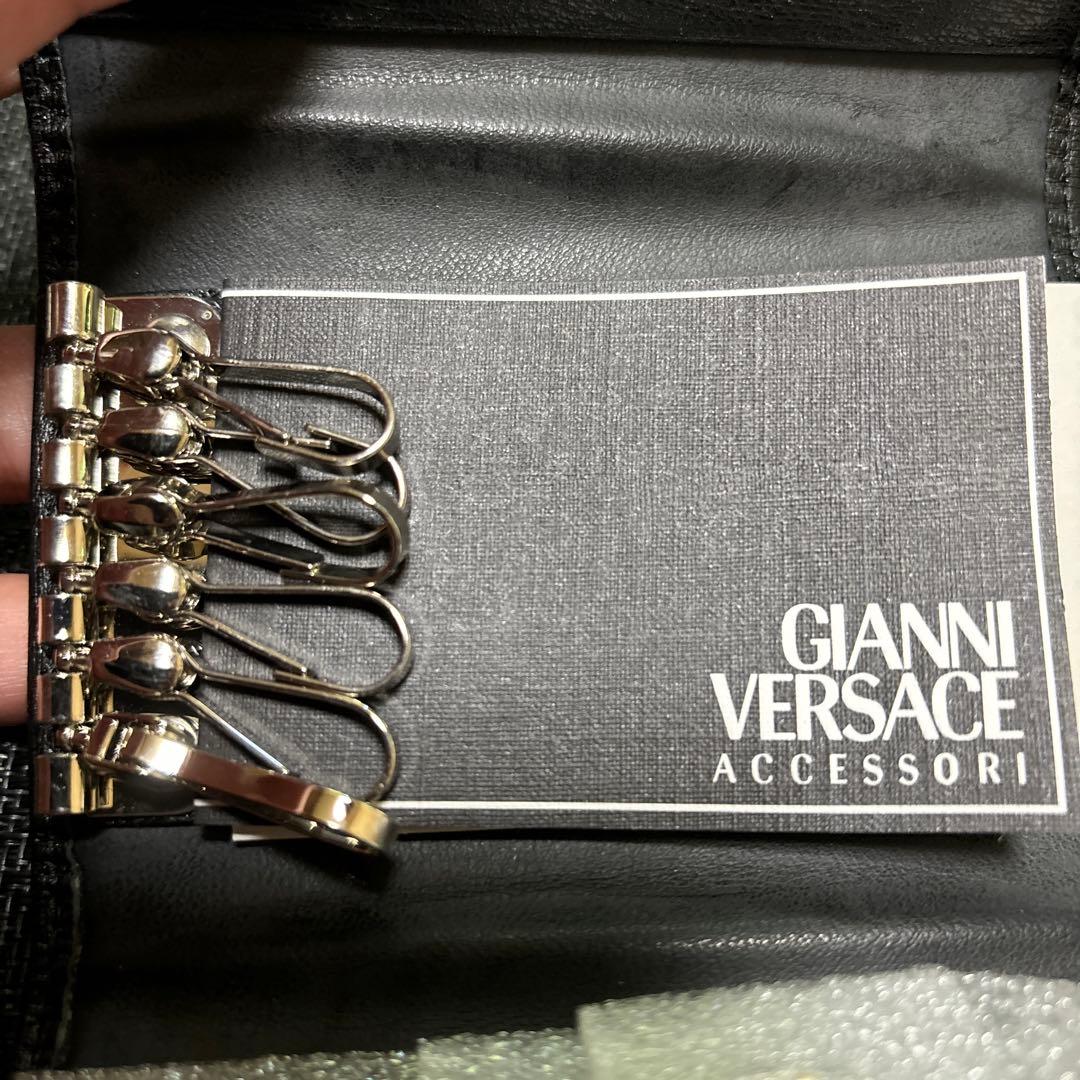 ジャンニヴェルサーチェ6連キーケース