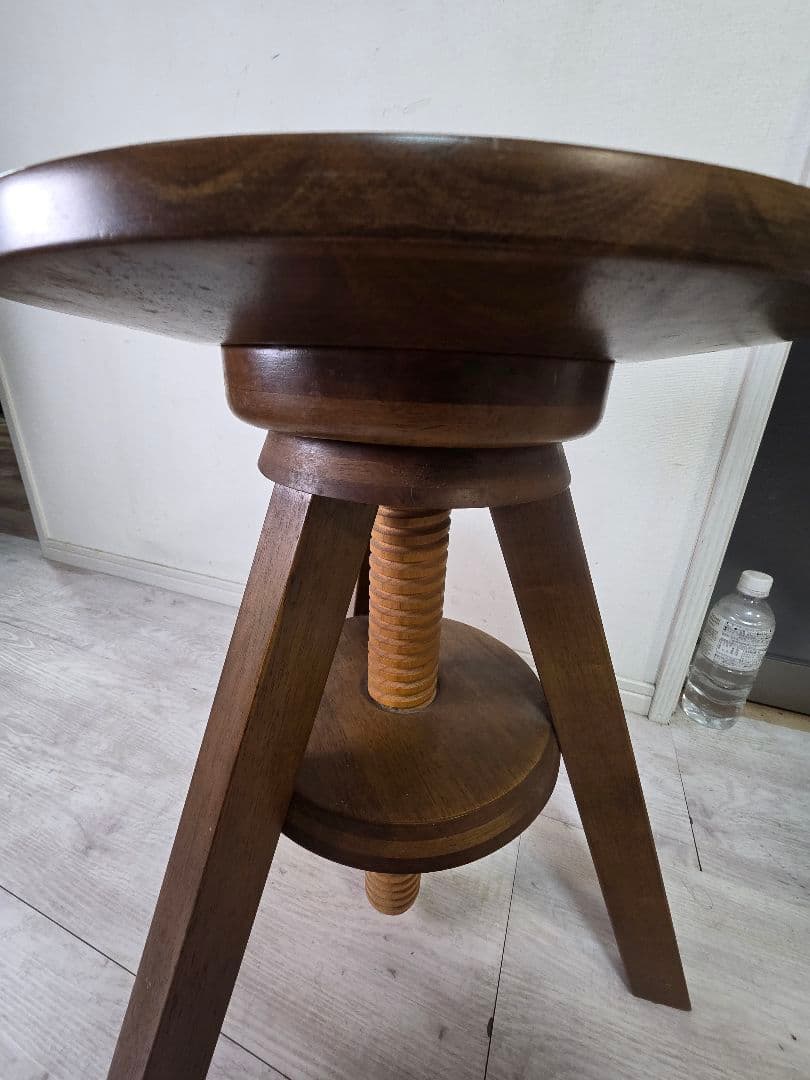 ルメスツール　ウォールナット材　高さ調整可能