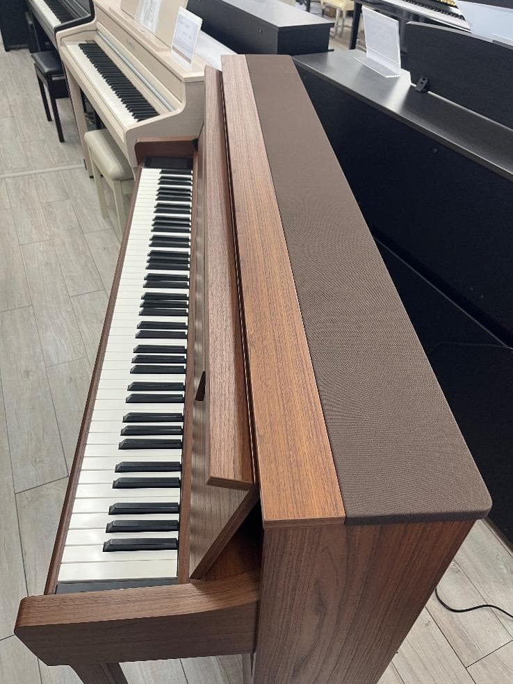 ★77633【電子ピアノ】KAWAI　CA901NW　23年製