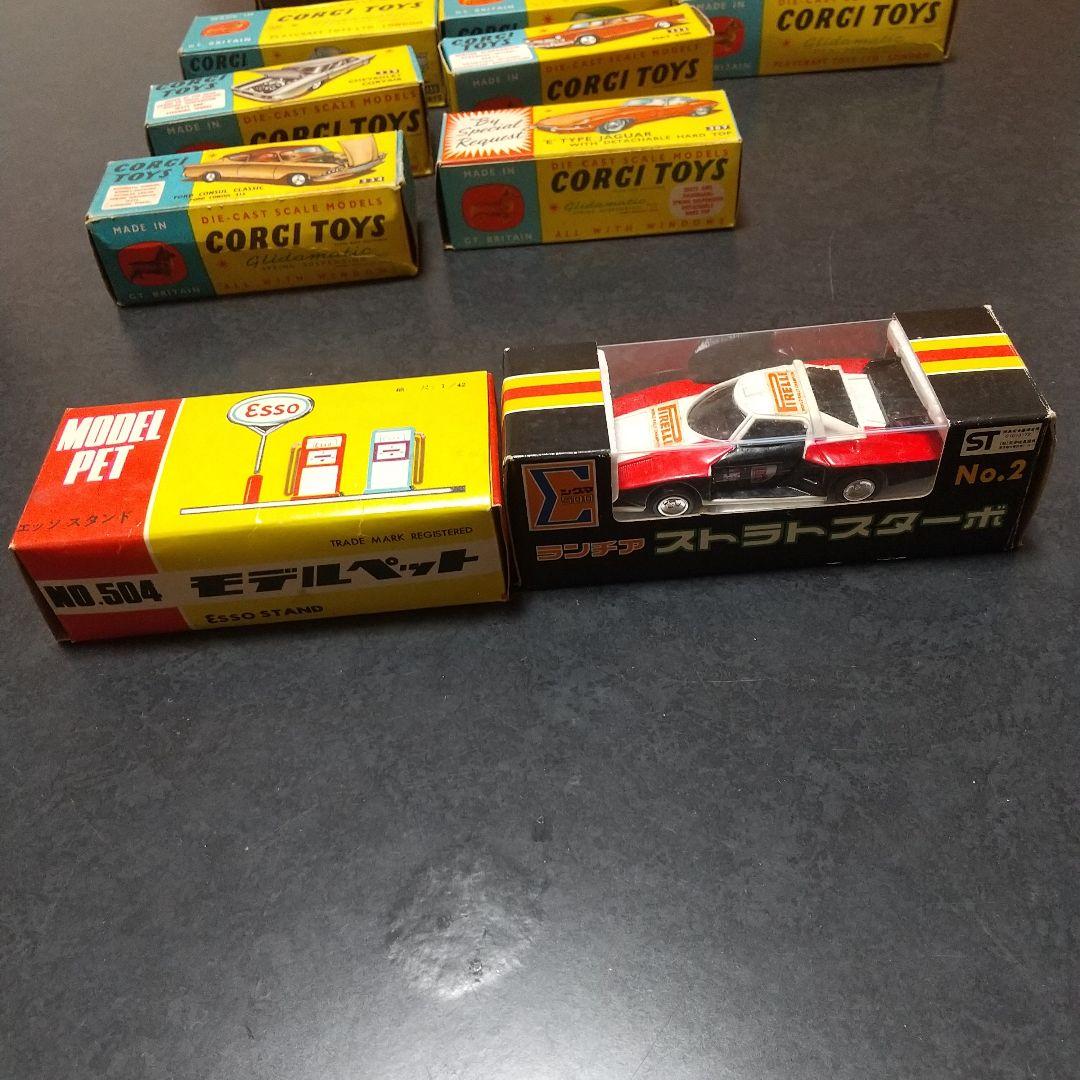 lesney models of yesteryear 9台とcorgi7台