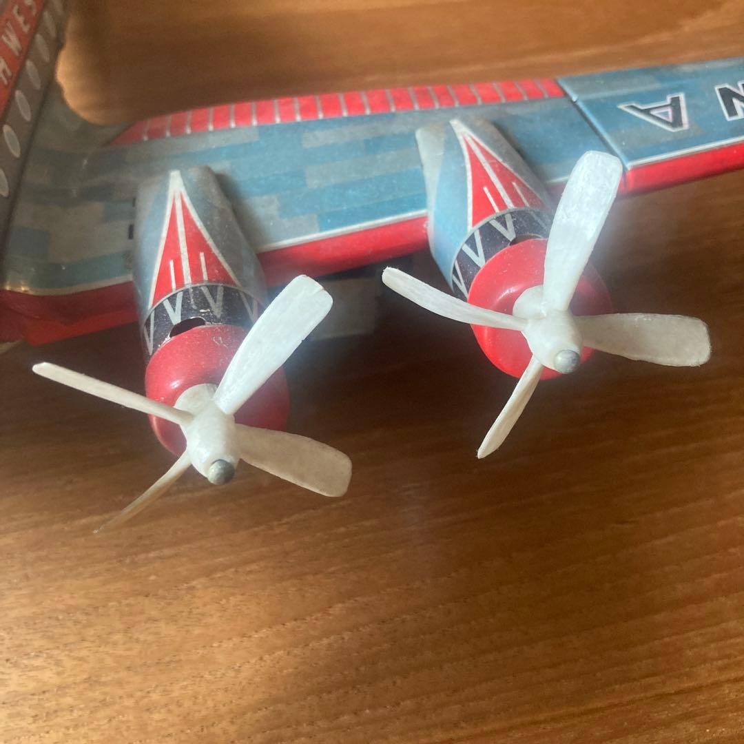 ブリキ　飛行機　ノースウェスト　DC4