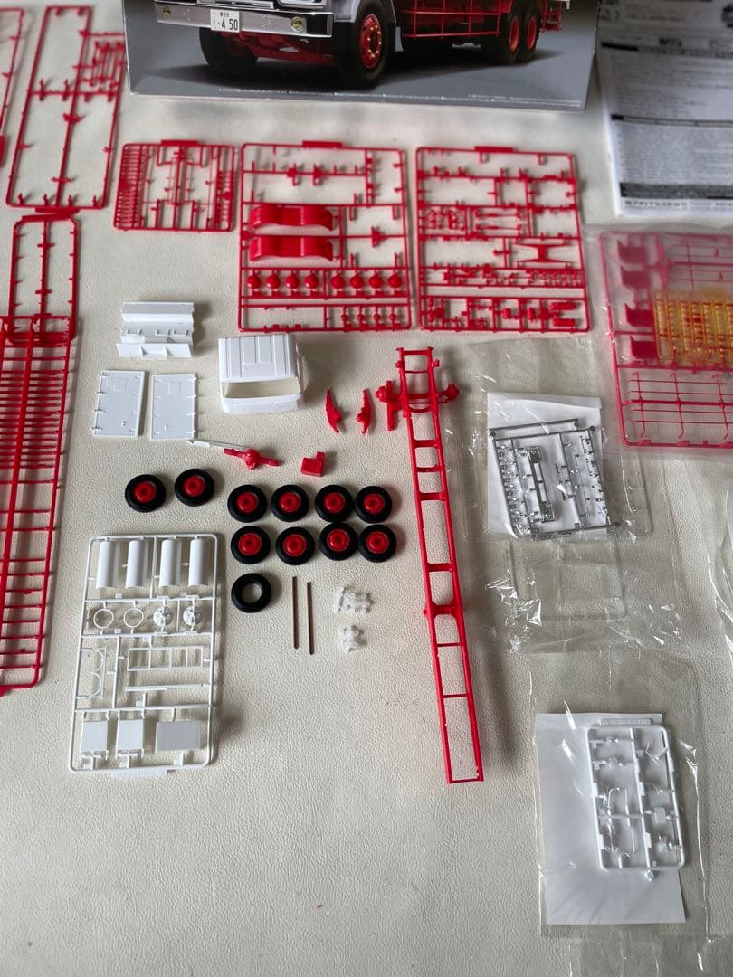 ふそう 大型トラック FU 1/32 ふそう FU113S 冷凍車 作りかけ