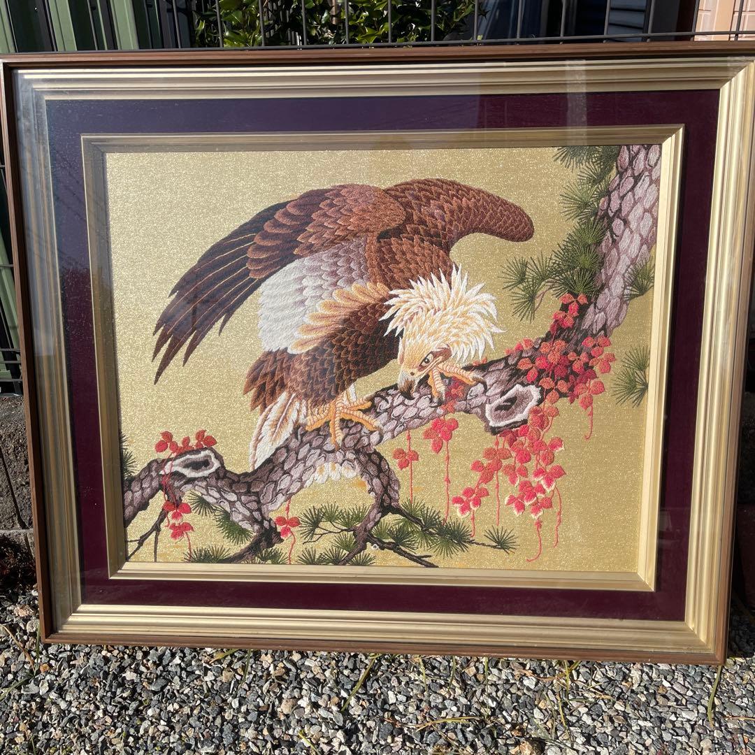 鷹の刺繍額縁