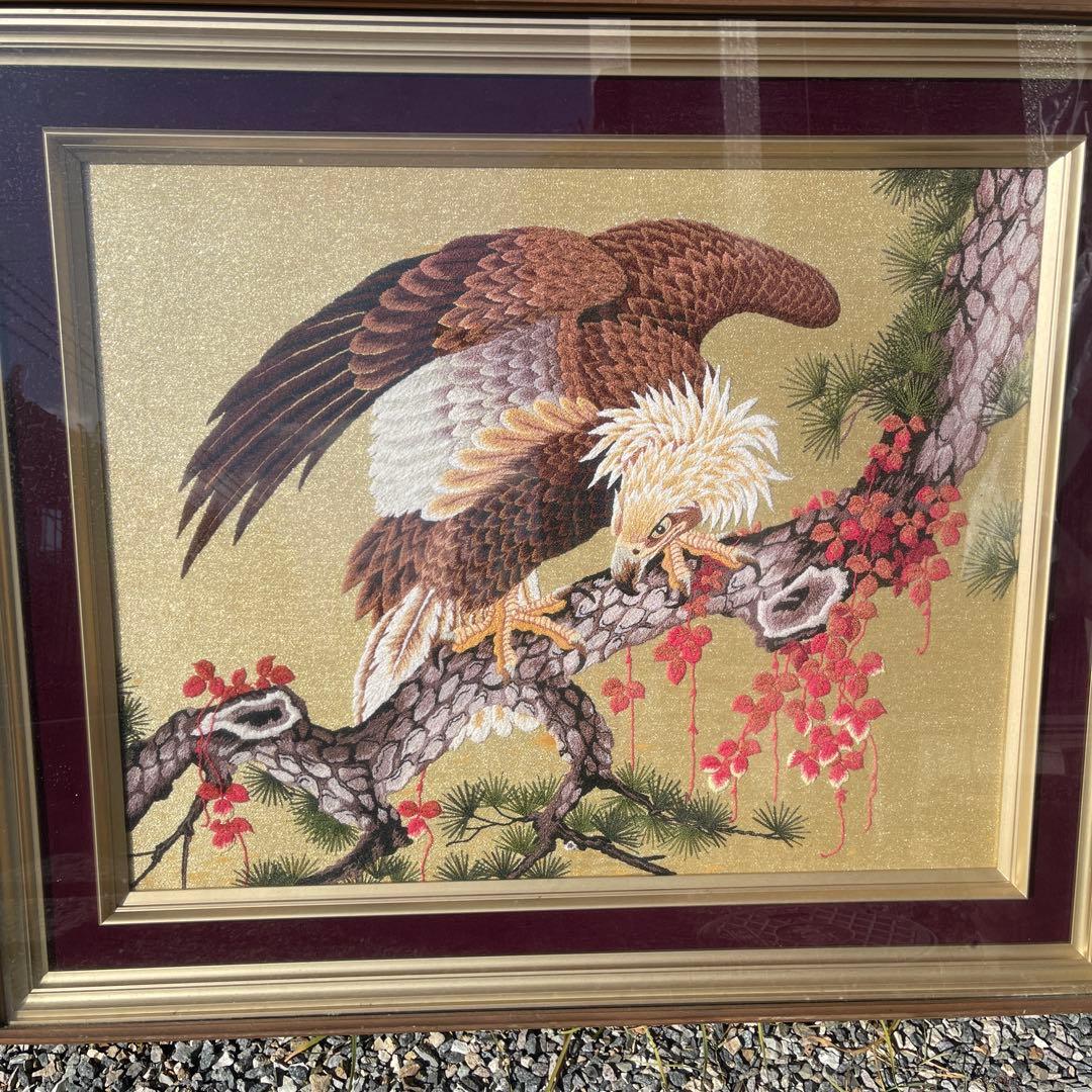 鷹の刺繍額縁