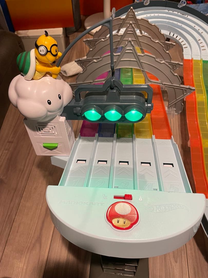 ト*ル様 マリオカート レインボーロード ミニカーセットホットウィール