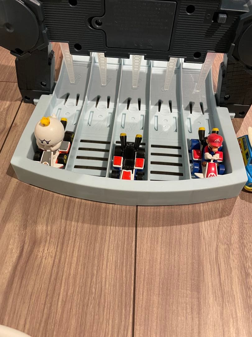 ト*ル様 マリオカート レインボーロード ミニカーセットホットウィール