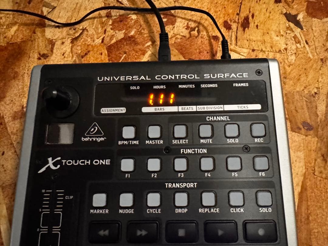 Behringer X TOUCH ONE フィジコン MIDIコントローラー