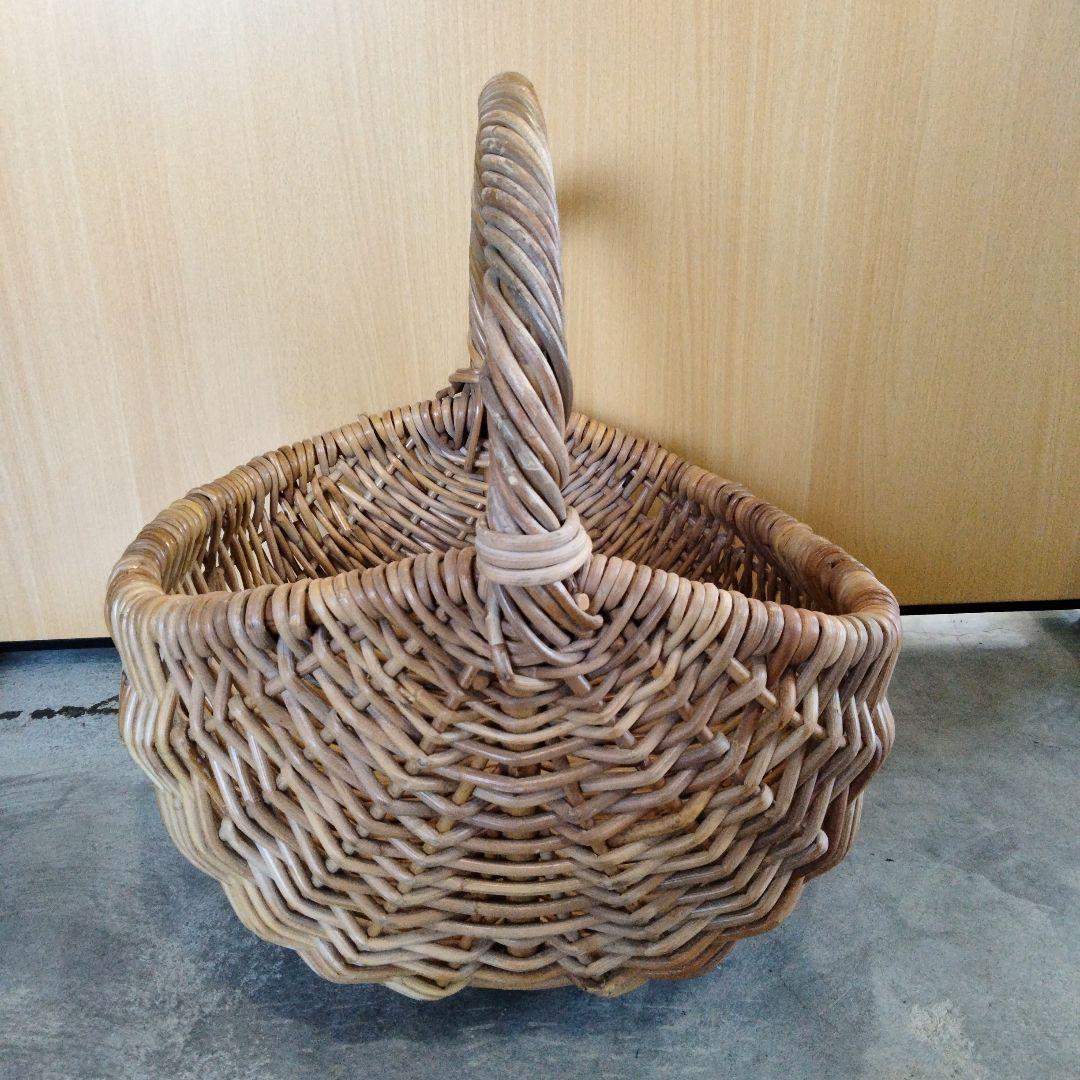 アンティーク　ナチュラル　大きなバスケット　籘かご