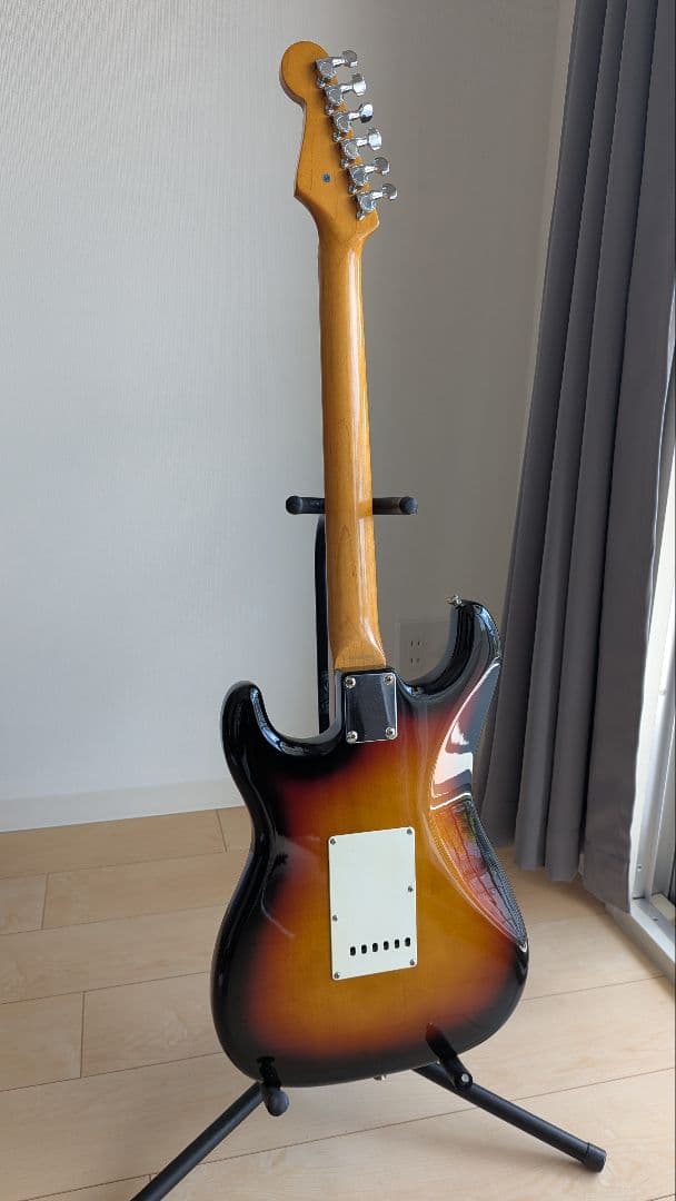 Squier by Fender Japan StratocasterEシリアル