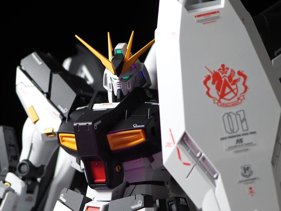 mg Hi-νガンダム　全塗装　完成品　筋彫り追加　νガンダムカラー