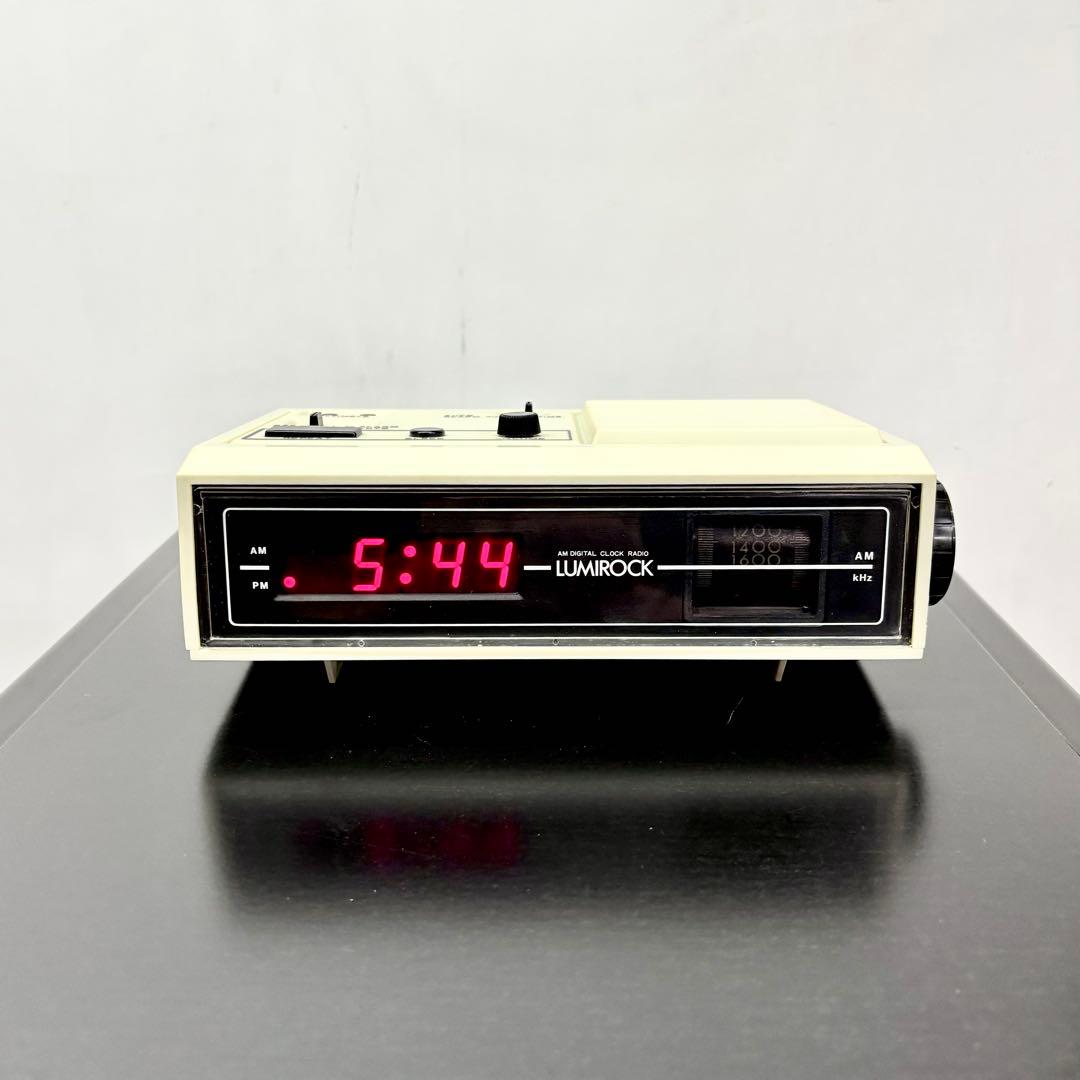 デジタル時計 ルミロック AMラジオ アラーム 目覚 レトロ スペースエイジ