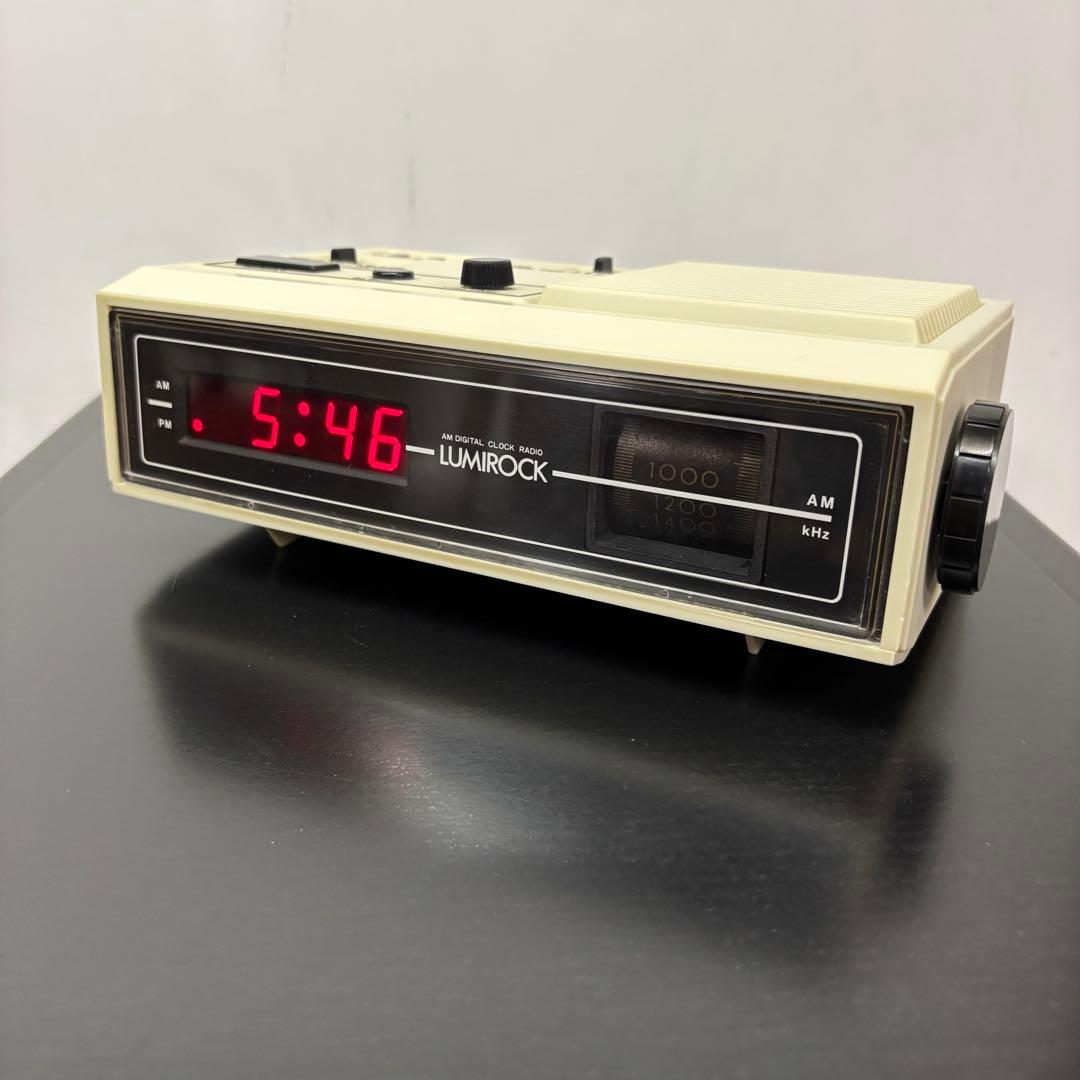 デジタル時計 ルミロック AMラジオ アラーム 目覚 レトロ スペースエイジ