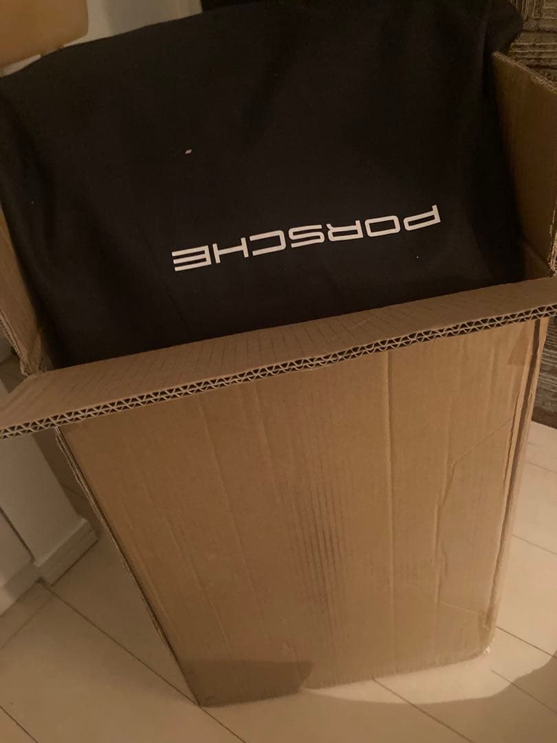 【大幅値下げ致しました】さらに値下げしました。真っ赤な軽量スーツケース