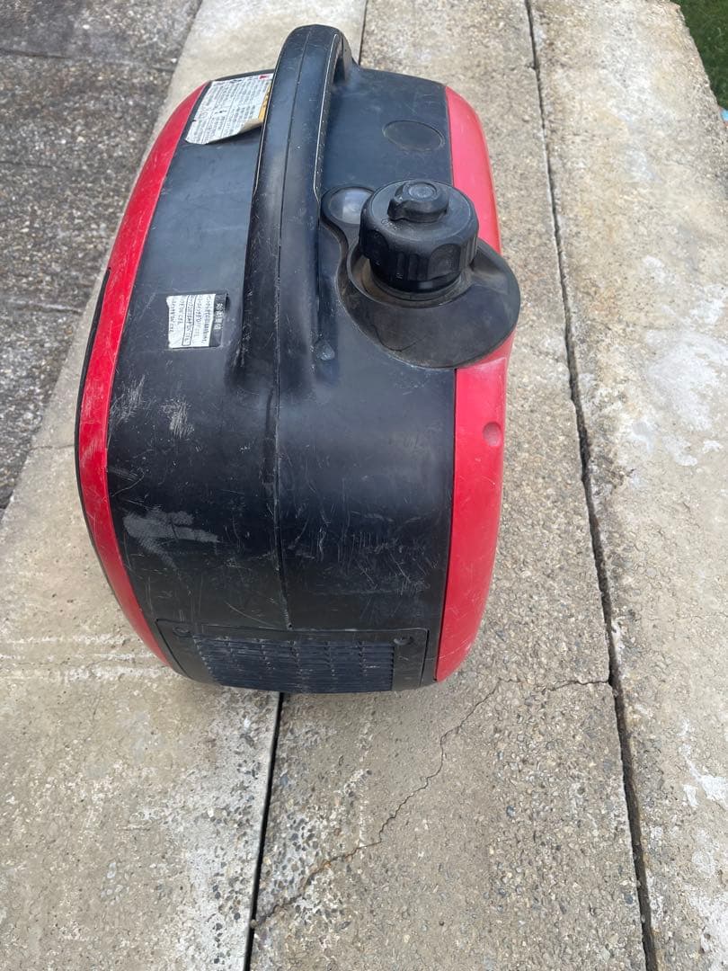 ガソリン インバーター 発電機 100V iEG1600M-Y 防音型