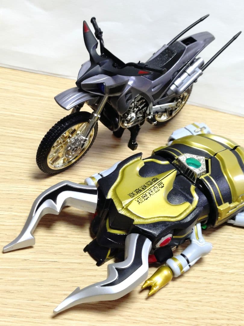 仮面ライダークウガ DXトライゴウラム 限定品 ブラックヘッドバージョン 箱無し