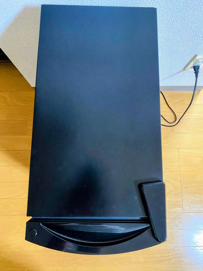 WIWCTE12BFGADX ミニワインクーラー 32リットル