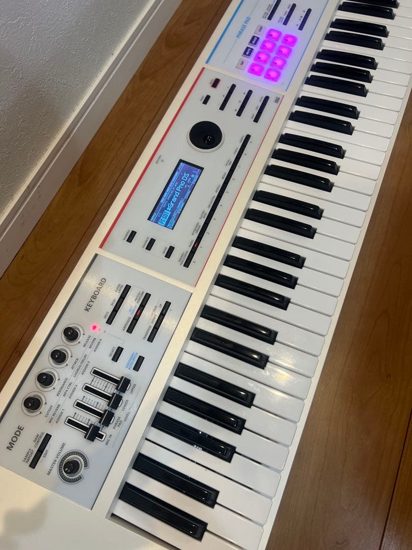 Roland JUNO-DS 61 純正ケース・ペダル(別売り)付き(要説明欄)