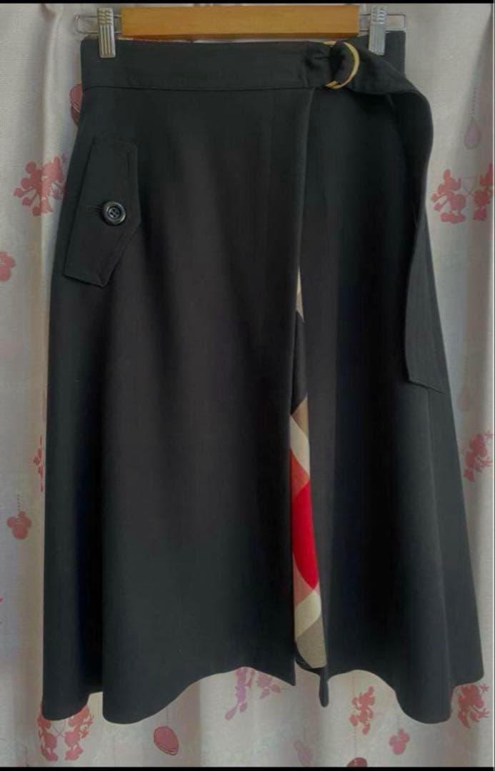 ブルーレーベルクレストブリッジ　黒&赤チェック3WAYスカート 38