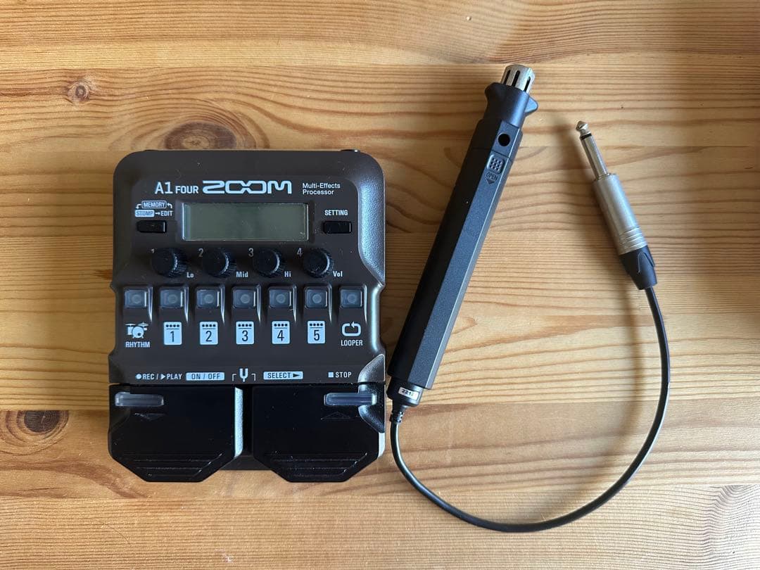 【美品】ZOOM　A1 FOUR　弦楽器、管楽器、ハーモニカ用マルチエフェクター