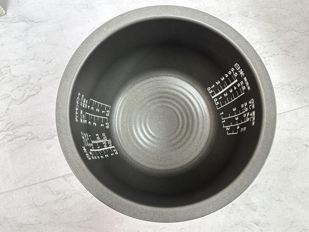 TOSHIBA 真空圧力IH炊飯器 RC-10VRP 5.5合*