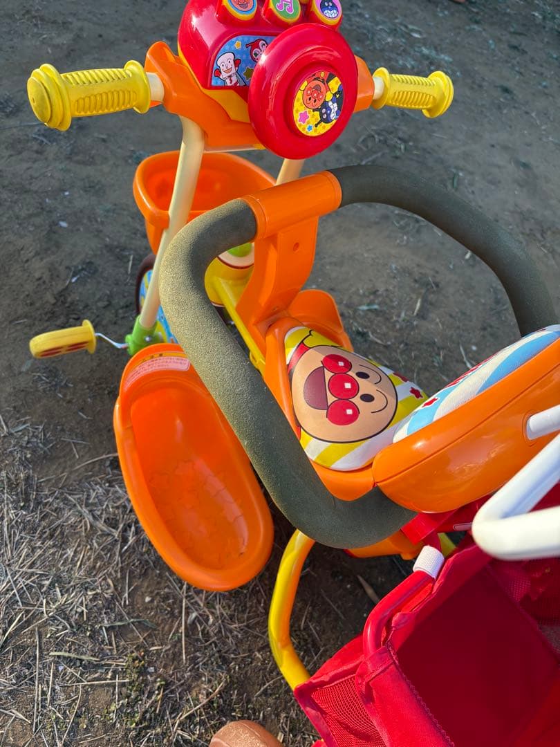 それいけ！アンパンマンデラックス　ブザー付きおでかけ三輪車