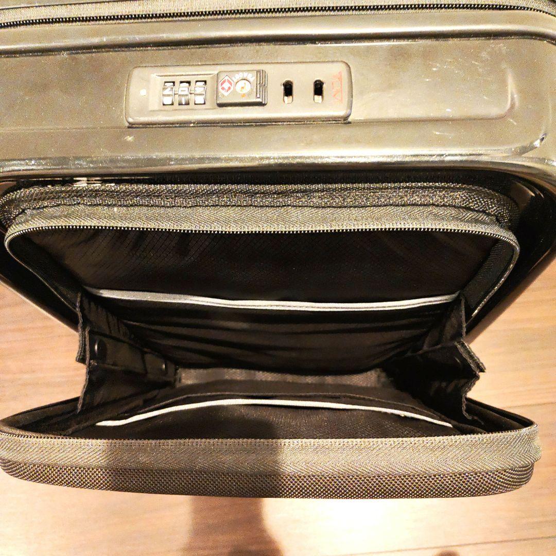 TUMI スーツケース機内持込サイズ　4輪キャスター
