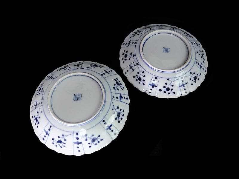 平戸　伊万里　染付　芙蓉手　隠れ蓑に花の図　６寸皿　２枚　E179AS-CSh