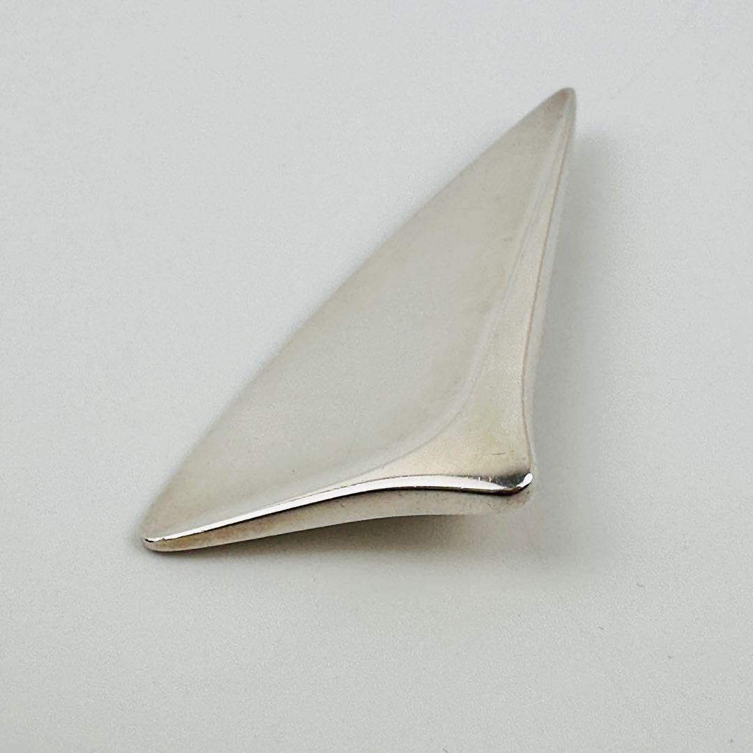 【クリーニング済】ジョージジェンセン シルバー925 三角形 ブローチ ロゴ