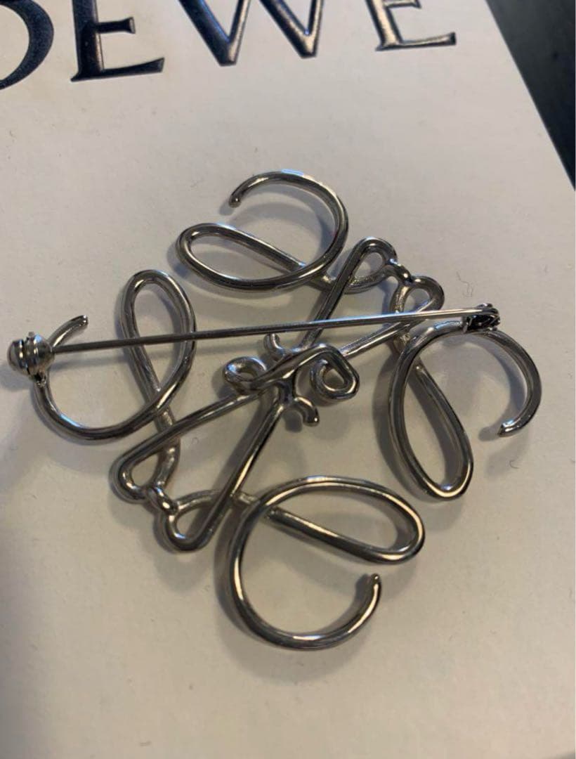 【美品】ロエベ アナグラム　ブローチ