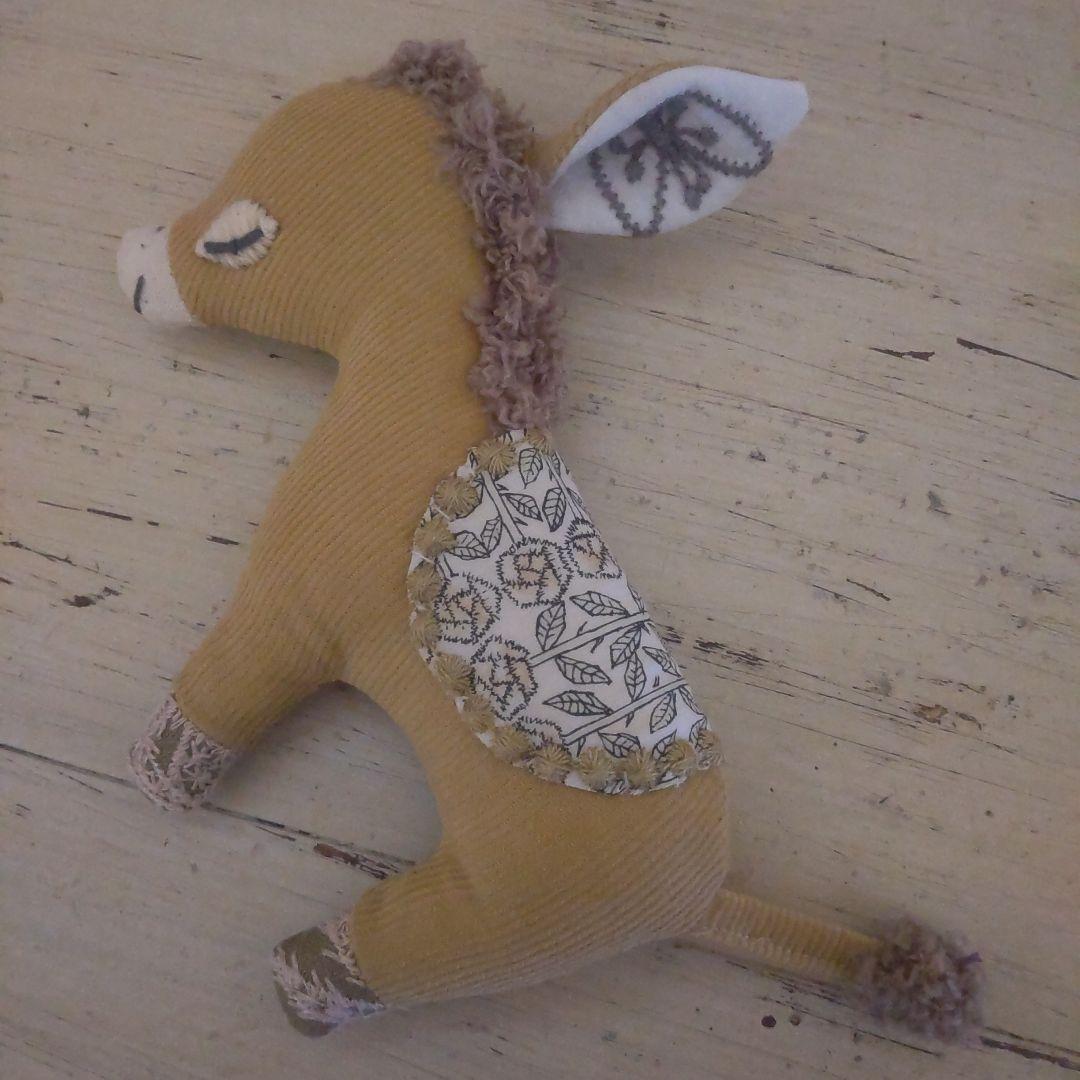 ミナペルホネン　森のみんな大集合して記念撮影