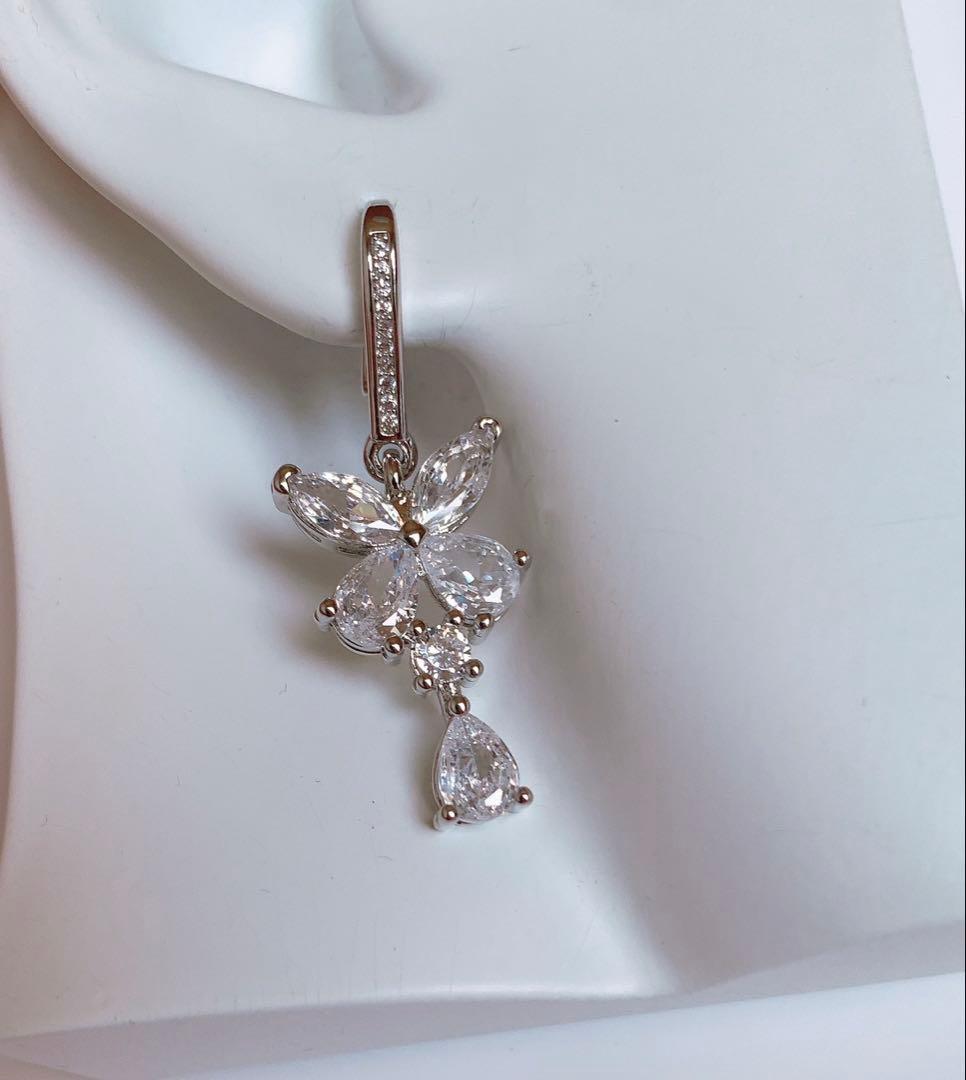 WG ダイヤ リボン ピアス