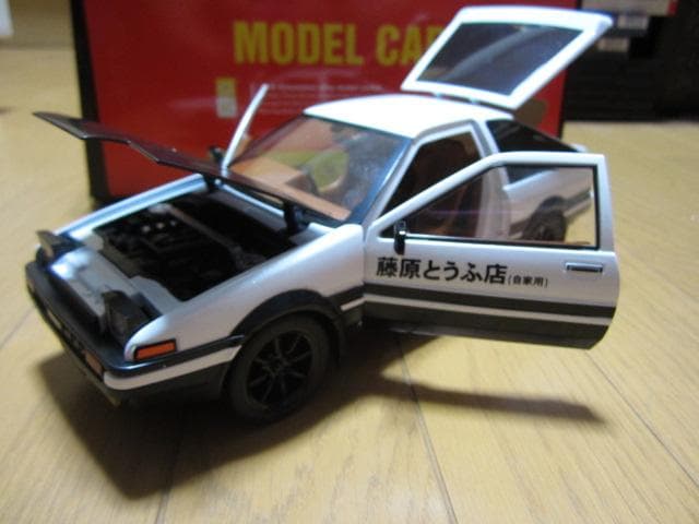 1/18トヨタ AE86 藤原とうふ店 ミニカー イニシャルD 頭文字D