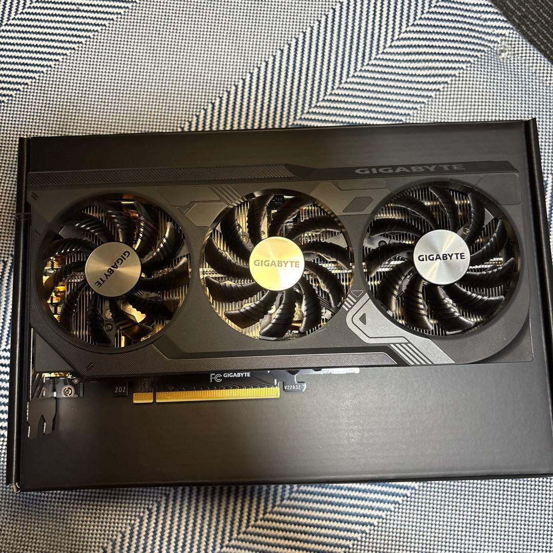 グラフィックボード・グラボ・ビデオカード GIGABYTE GeForce RTX4070 SUPER