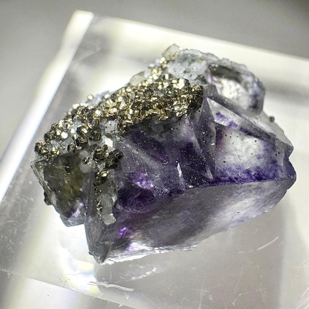 433 中国　ヤオガンシャン産　フローライト&パイライト