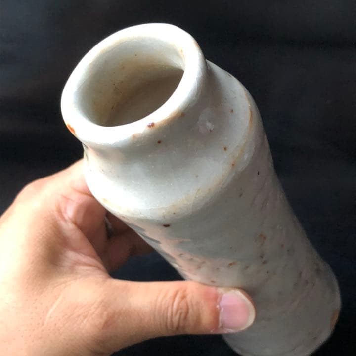 古美術品◼️かなり美しい白い釉薬の花瓶が蔵から出て来ました。
